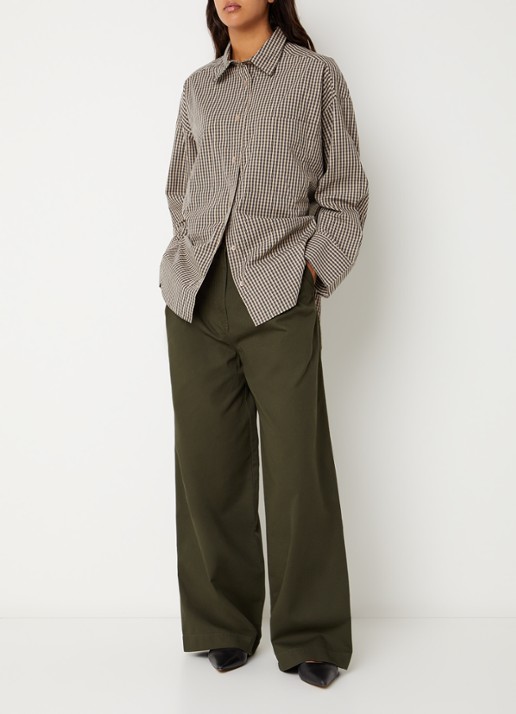 Boii Studios Julie high waist wide fit broek met steekzakken - voorkant 4 bronsgroen