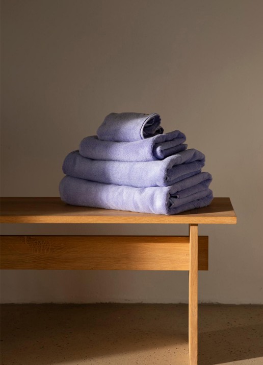 Bongusta Naram badhanddoek - 600 gr/m2 - 50 x 80 cm - voorkant 5 lila