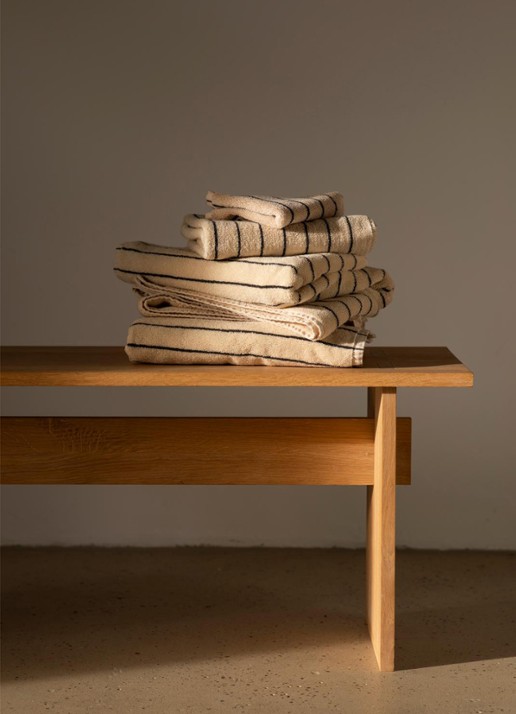 Bongusta Naram badhanddoek - 600 gr/m2 - 70 x 140 cm - voorkant 4 zand
