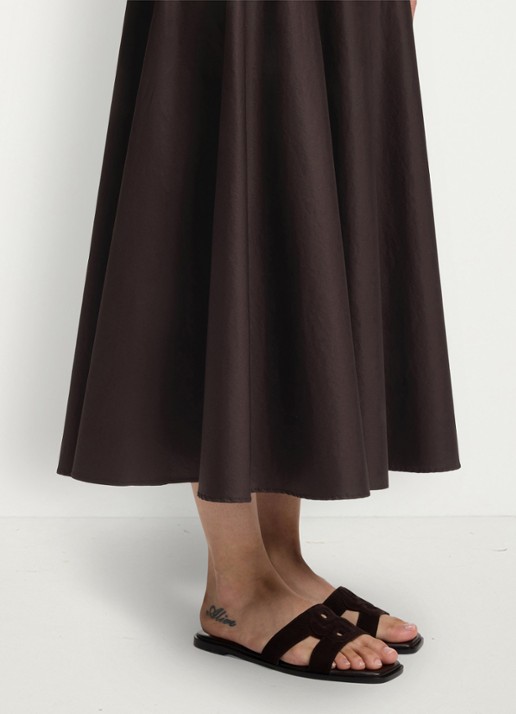 BOSS Charlize slipper van suède met logo - voorkant 6 dark brown-207 / bruin