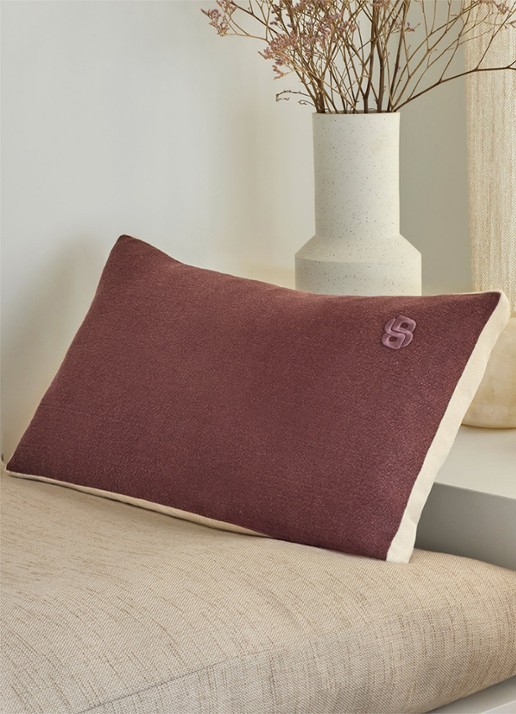 BOSS Clayton sierkussenhoes van linnen 31 x 55 cm - voorkant 4 donkerbruin