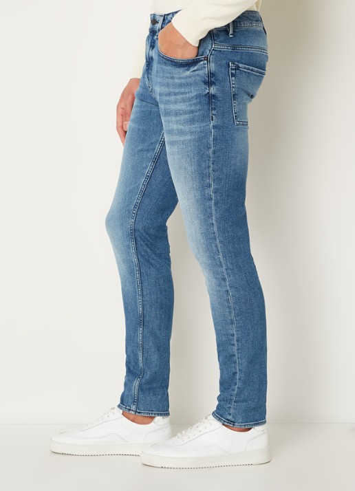 BOSS Delano slim tapered jeans met medium wassing - detail 5 indigo