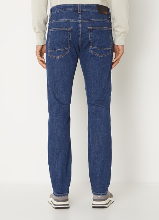 BOSS Delaware slim fit jeans met donkere wassing - achterkant 5 indigo