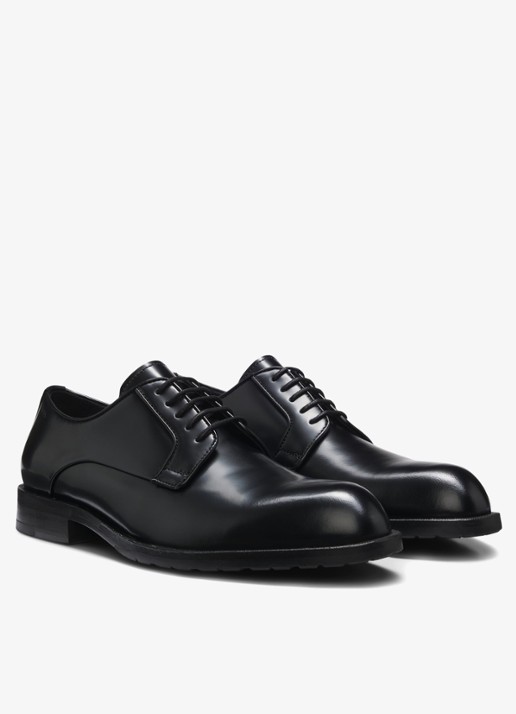 BOSS Derbyschoenen van brush-off leer met logo in reliëf - detail zwart