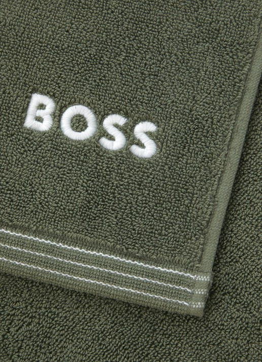 BOSS Edge badhanddoek - 70 x 140 cm - achterkant mosgroen