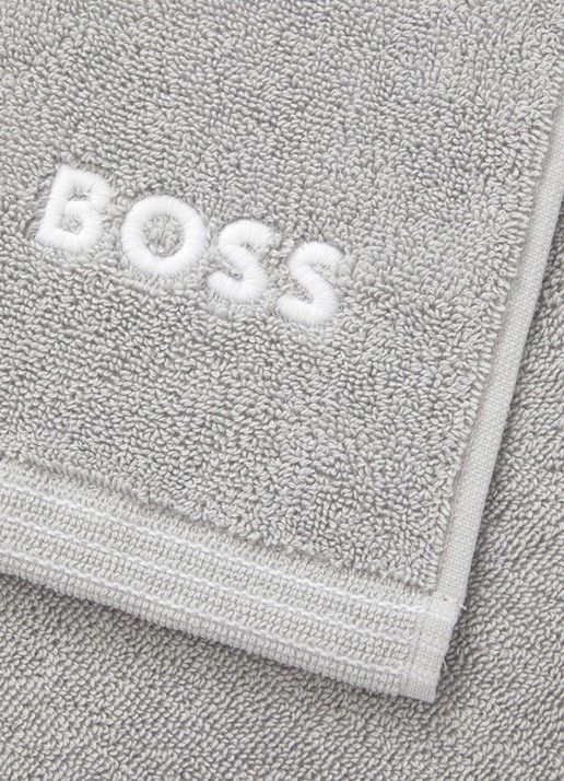 BOSS Edge badhanddoek - 70 x 140 cm - voorkant 2 lichtgrijs