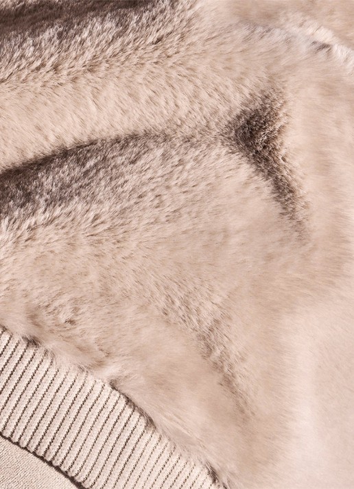 BOSS Kalder plaid 140 x 160 cm - voorkant 4 beige