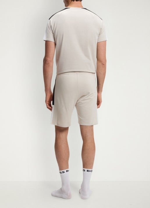 BOSS Loose fit korte joggingsbroek met logo en trekkoord - achterkant 5 beige