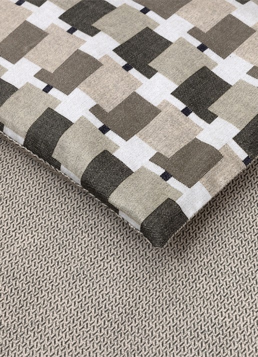 BOSS Lucio dekbedovertrek - exclusief kussenslopen - voorkant 2 beige