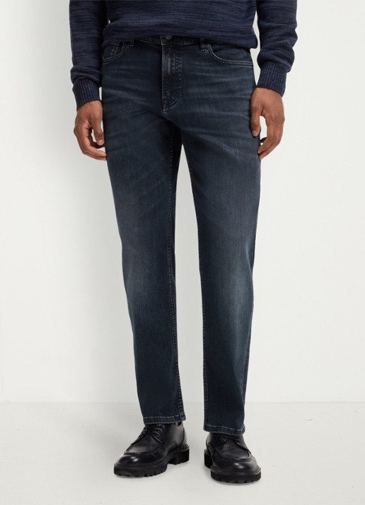 BOSS Maine regular fit jeans met donkere wassing - detail donkerblauw
