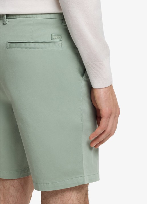 BOSS Regular fit korte broek met steekzakken - detail 5 open green-373
