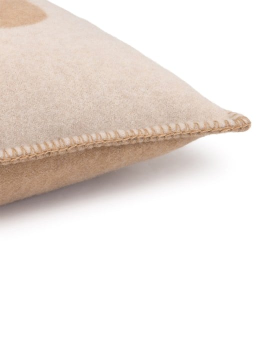 BOSS Signature sierkussenhoes in wolblend 45 x 45 cm - detail beige