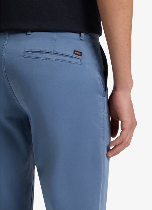 BOSS Slim-fit satijnen chino van stretchkatoen - detail 2 open blue-495 / blauw