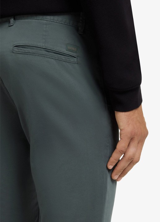 BOSS Slim-fit satijnen chino van stretchkatoen - detail 5 open green-377 / groen