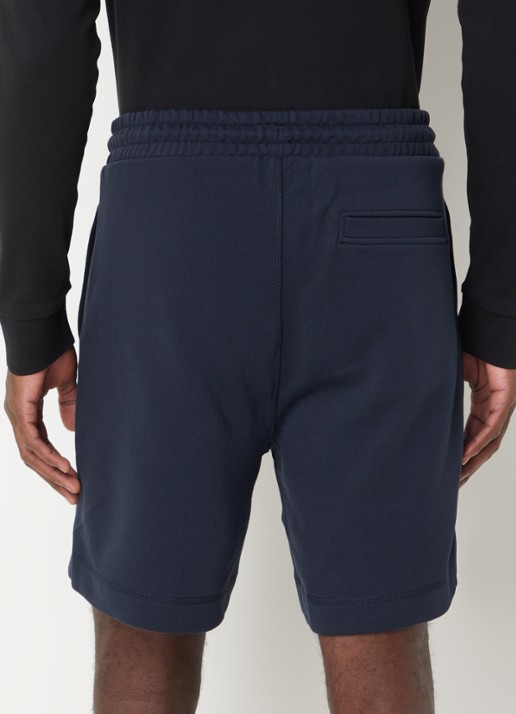 BOSS Straight fit korte broek van sweatstof met logopatch - achterkant 3 dark blue-404 / blauw