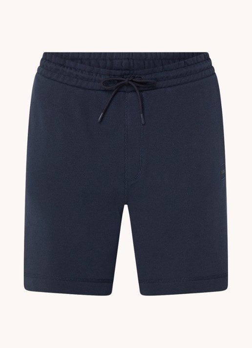 BOSS Straight fit korte broek van sweatstof met logopatch - voorkant dark blue-404 / blauw