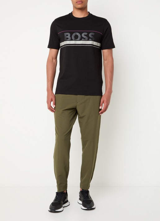BOSS T_Flex tapered fit joggingbroek met steekzakken - voorkant 5 legergroen