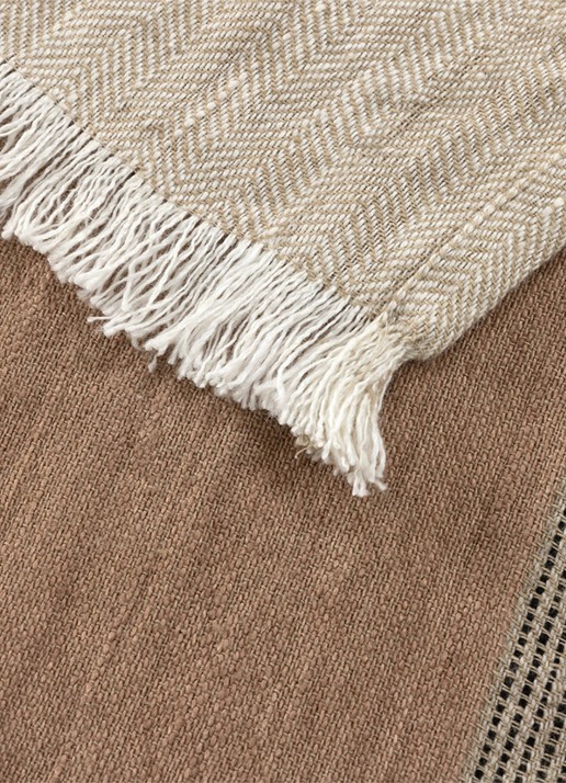 BOSS Taman plaid van linnen 140 x 185 cm - achterkant 2 beige
