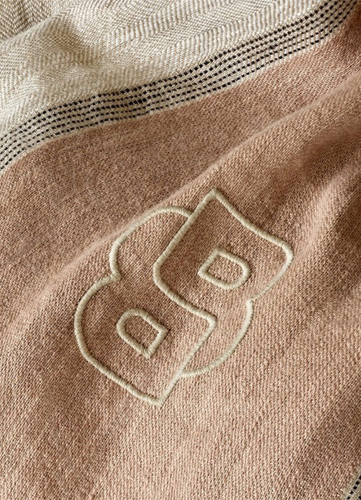 BOSS Taman plaid van linnen 140 x 185 cm - detail beige
