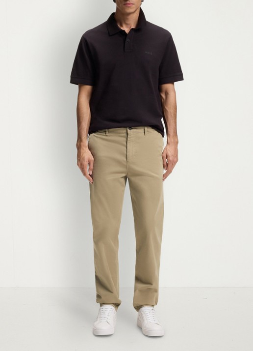 BOSS Tapered fit chino met steekzakken - voorkant 6 khaki