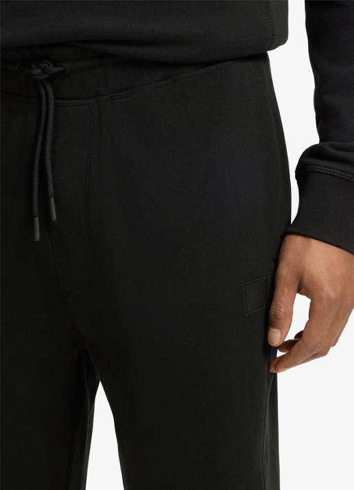 BOSS Tapered fit joggingbroek met logo en steekzakken - detail 2 zwart