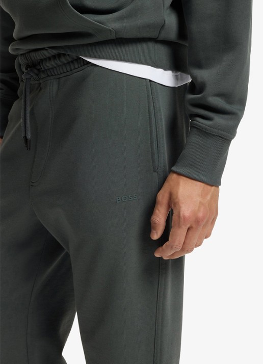 BOSS Tapered fit joggingbroek met logo - detail 2 open green-377 / groen