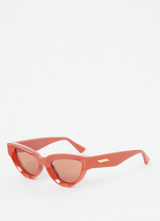 Bottega Veneta Cat Eye zonnebril BV1249S - voorkant rood