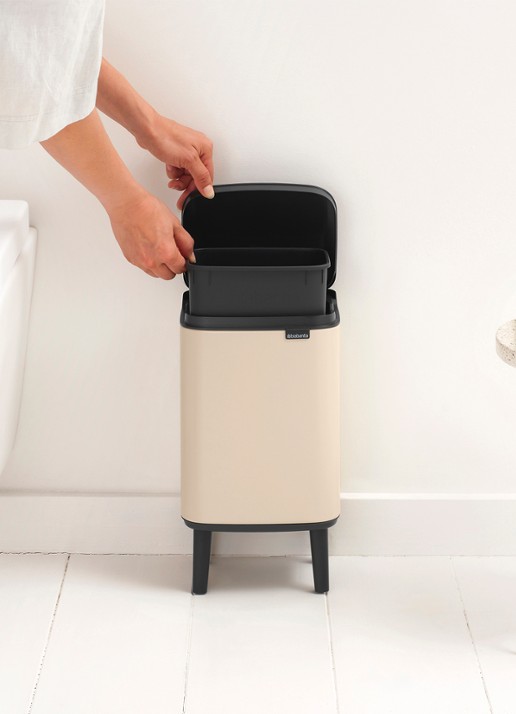 Brabantia Bo Hi prullenbak 4 liter - detail 3 beige