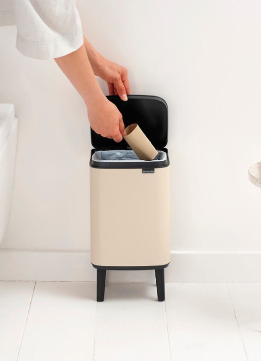 Brabantia Bo Hi prullenbak 4 liter - detail 6 beige