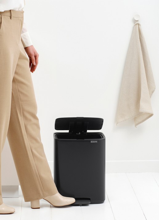 Brabantia Bo pedaalemmer 12 liter - detail 3 zwart