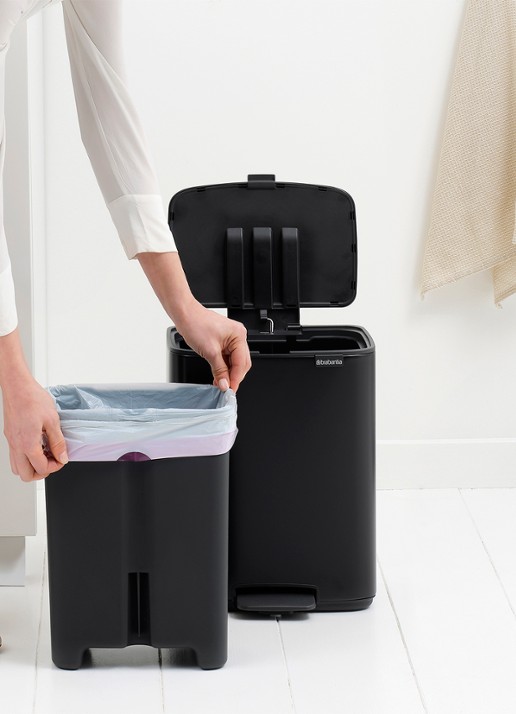 Brabantia Bo pedaalemmer 12 liter - detail 5 zwart