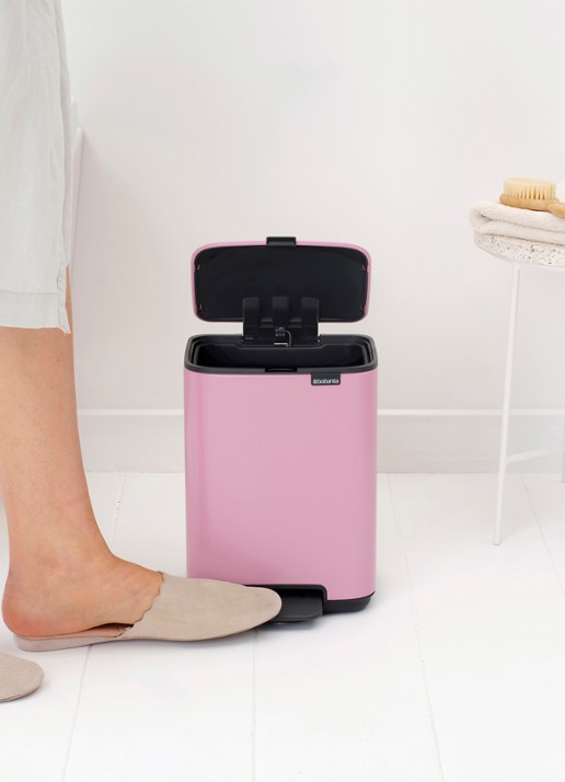 Brabantia Bo pedaalemmer 4 liter - detail 2 donkerroze