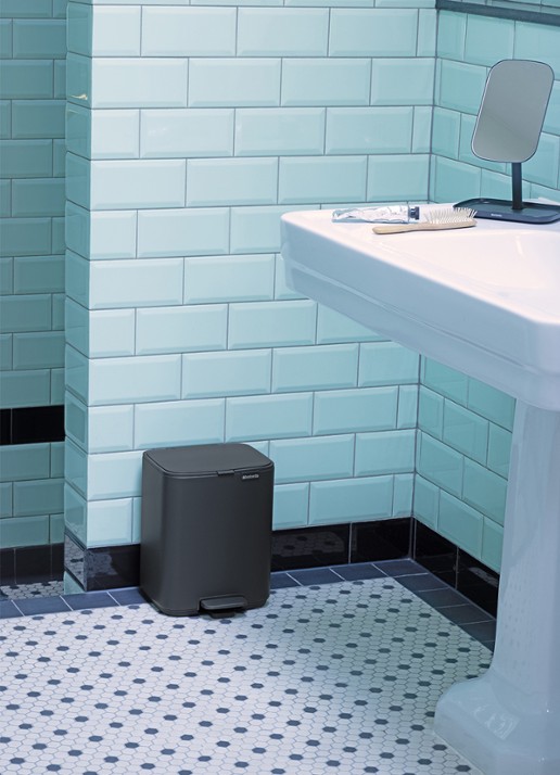 Brabantia Bo pedaalemmer 7 liter - detail 6 zwart