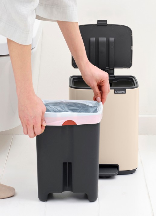 Brabantia Bo pedaalemmer 7 liter - detail 3 beige