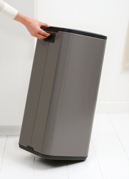 Brabantia Bo touch prullenbak 30 liter - detail 3 grijs