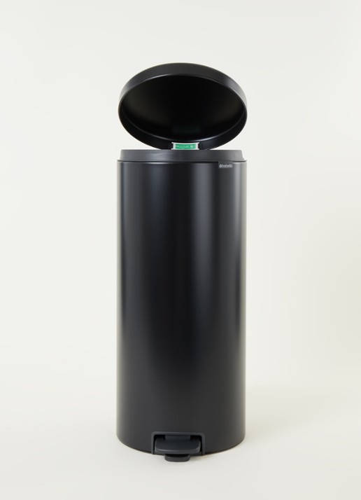 Brabantia NewIcon pedaalemmer 30 liter - voorkant 2 zwart