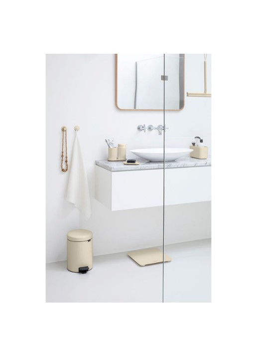 Brabantia ReNew zeepdispenser 250 ml - detail 3 beige