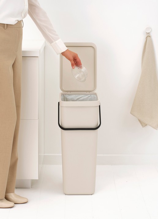 Brabantia Sort & Go prullenbak 40 liter - detail 3 beige