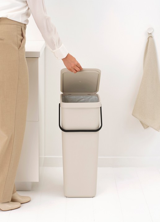 Brabantia Sort & Go prullenbak 40 liter - detail 4 beige