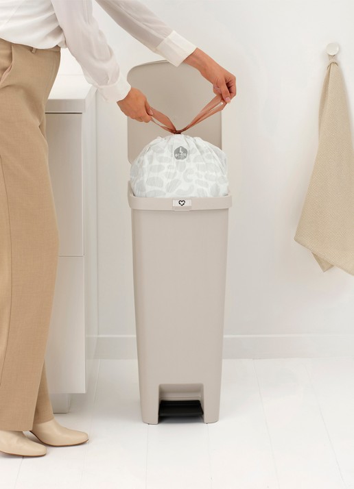Brabantia StepUp pedaalemmer 40 liter - detail 4 beige