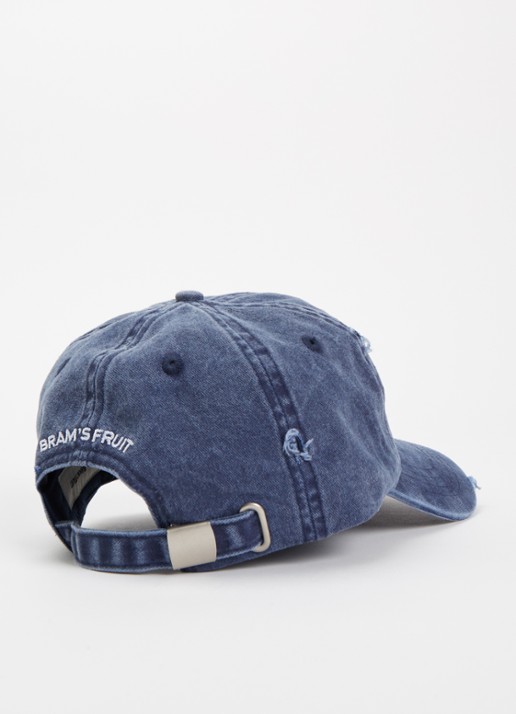 Bram's Fruit Pet met logoborduring - detail donkerblauw