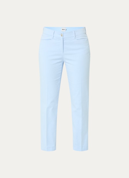 BRAX Mara mid waist cropped slim fit chino met steekzakken - voorkant lichtblauw