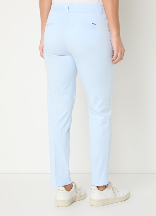 BRAX Maron mid waist cropped tapered fit chino met steekzakken - achterkant lichtblauw