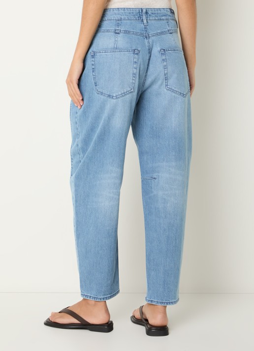 BRAX Megan mid waist tapered fit cropped jeans met lichte wassing - achterkant lichtblauw