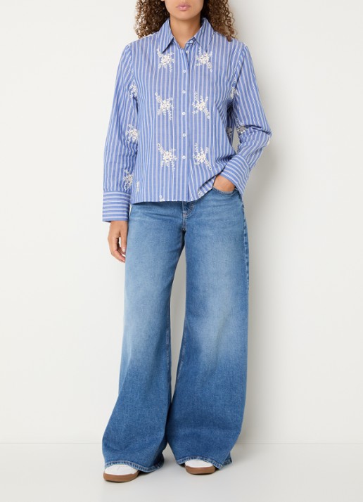 BRAX Viki blouse met streepprint en borduring - voorkant 2 blauw