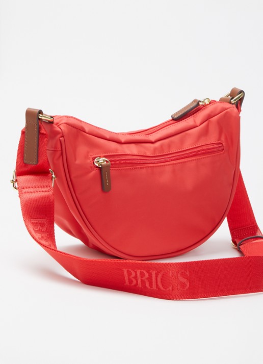 Bric's Halfmoon Small crossbodytas met logo - achterkant 5 koraalrood