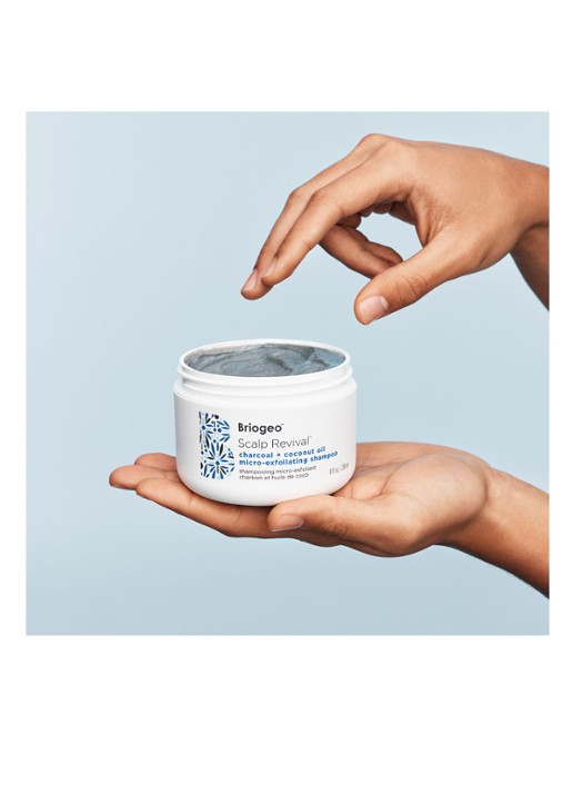 Briogeo Scalp Revival Charcoal + Coconut Oil Micro-Exfoliating Shampoo - anti-roos shampoo - detail 4 undefined