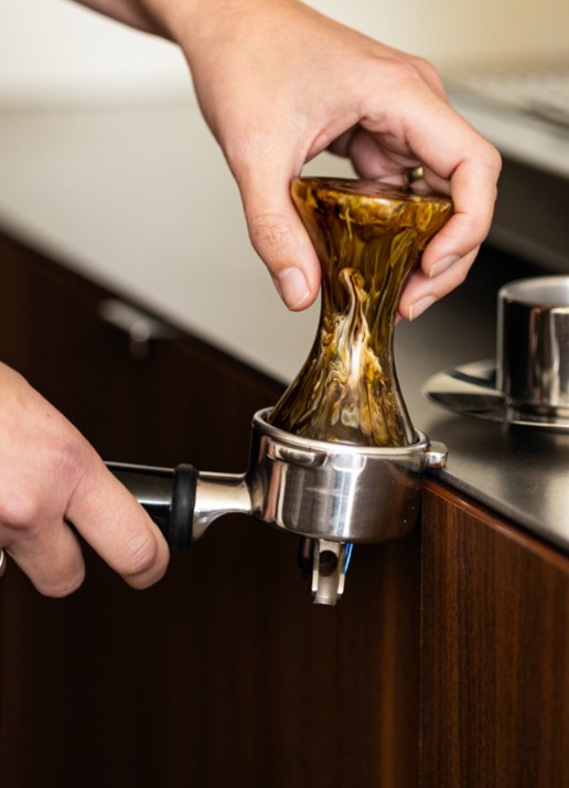 Brût Homeware Espresso tamper - voorkant 4 bruin