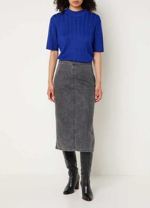 Bruuns Bazaar AnemoneBBGlady fijngebreide top met ribstructuur - voorkant 3 royalblauw