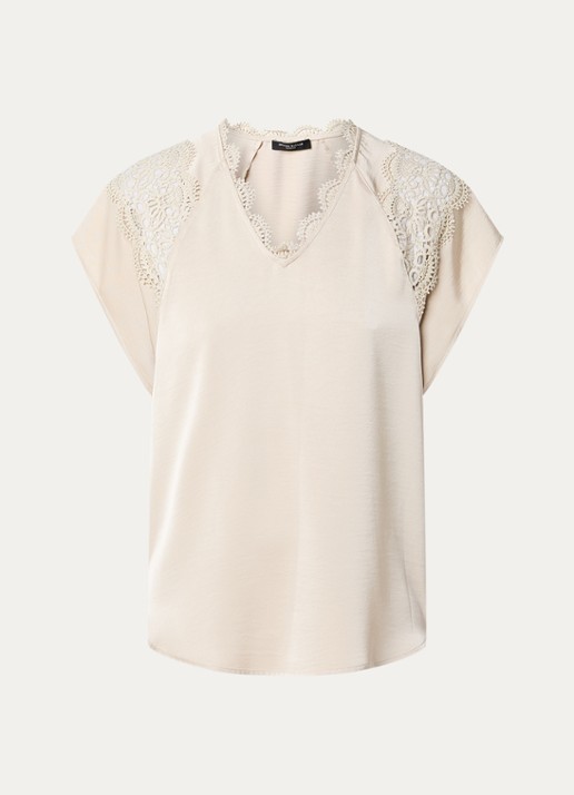 Bruuns Bazaar Synje top van satijn met met details van kant - voorkant beige